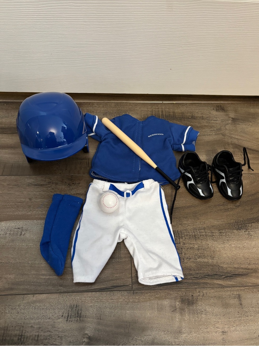 Newberry Baseball outfit, 18” doll